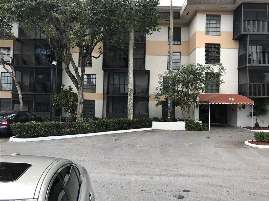 5530 NW 44th Street # 211c, Lauderhill FL 33319 photo 2