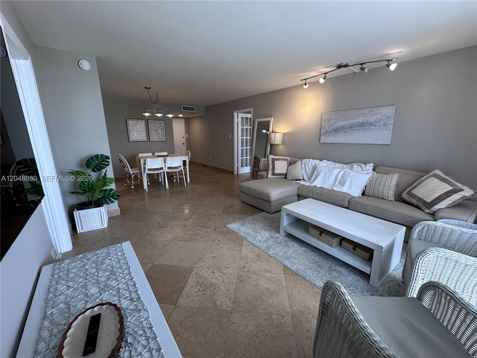 18021 Biscayne Blvd # 702, Aventura FL 33160 photo 2