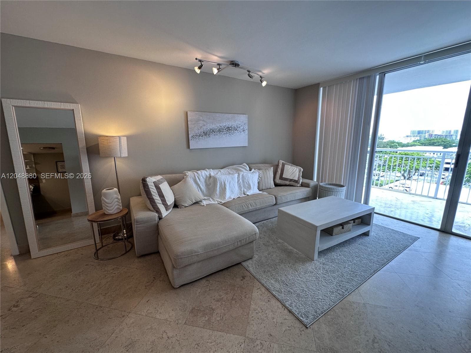 18021 Biscayne Blvd # 702, Aventura FL 33160