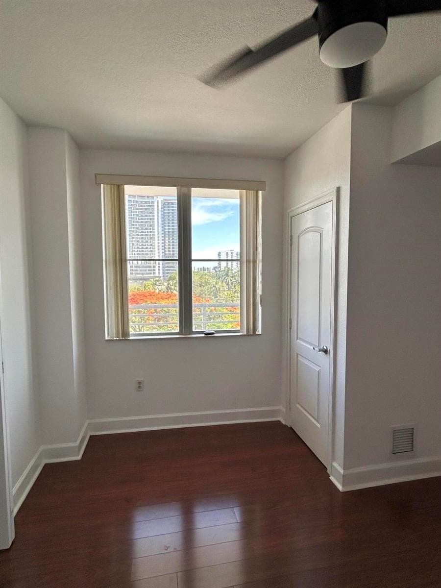 1830 Radius Drive # 514, Hollywood FL 33020 photo 3