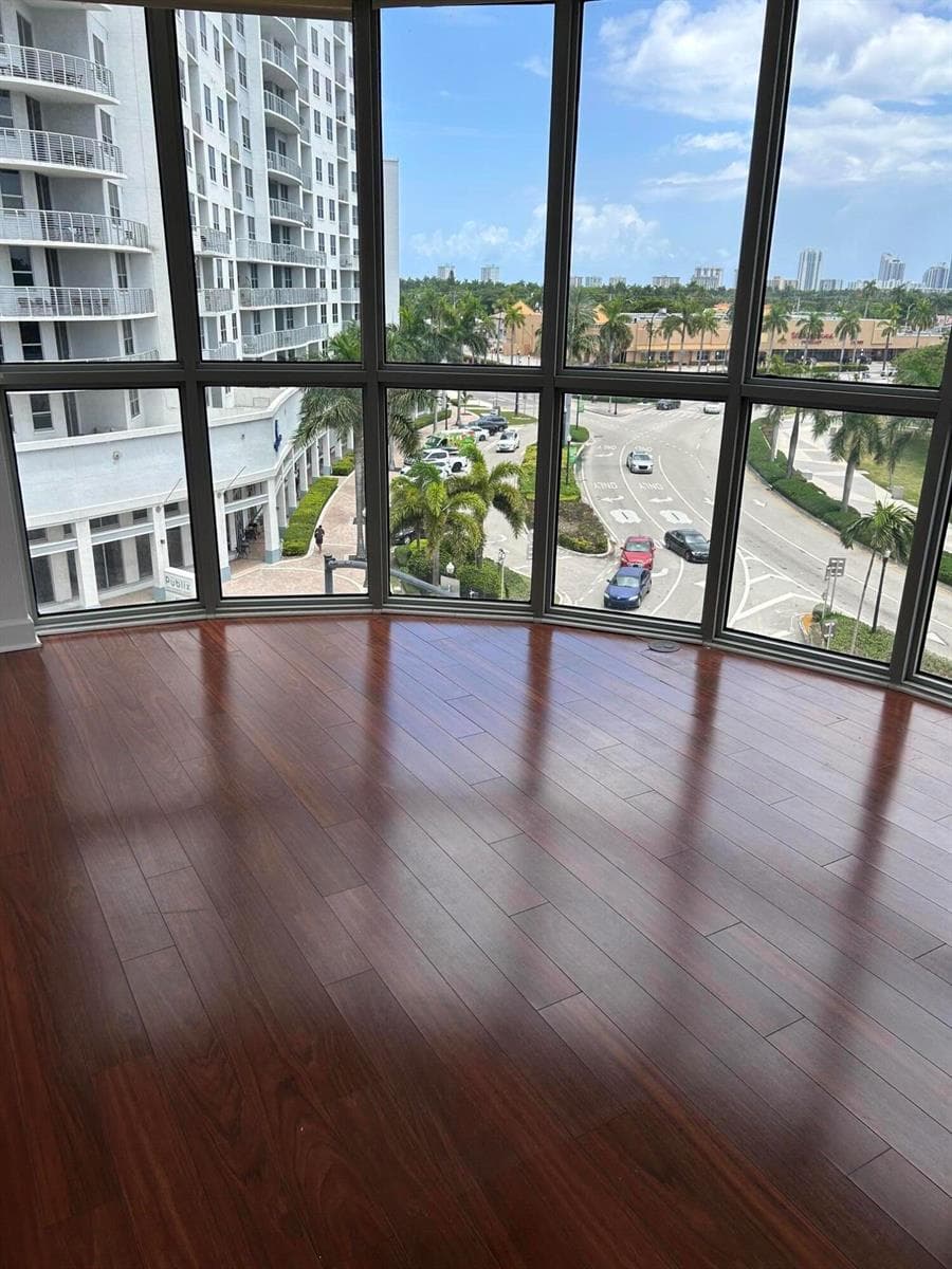1830 Radius Drive # 514, Hollywood FL 33020