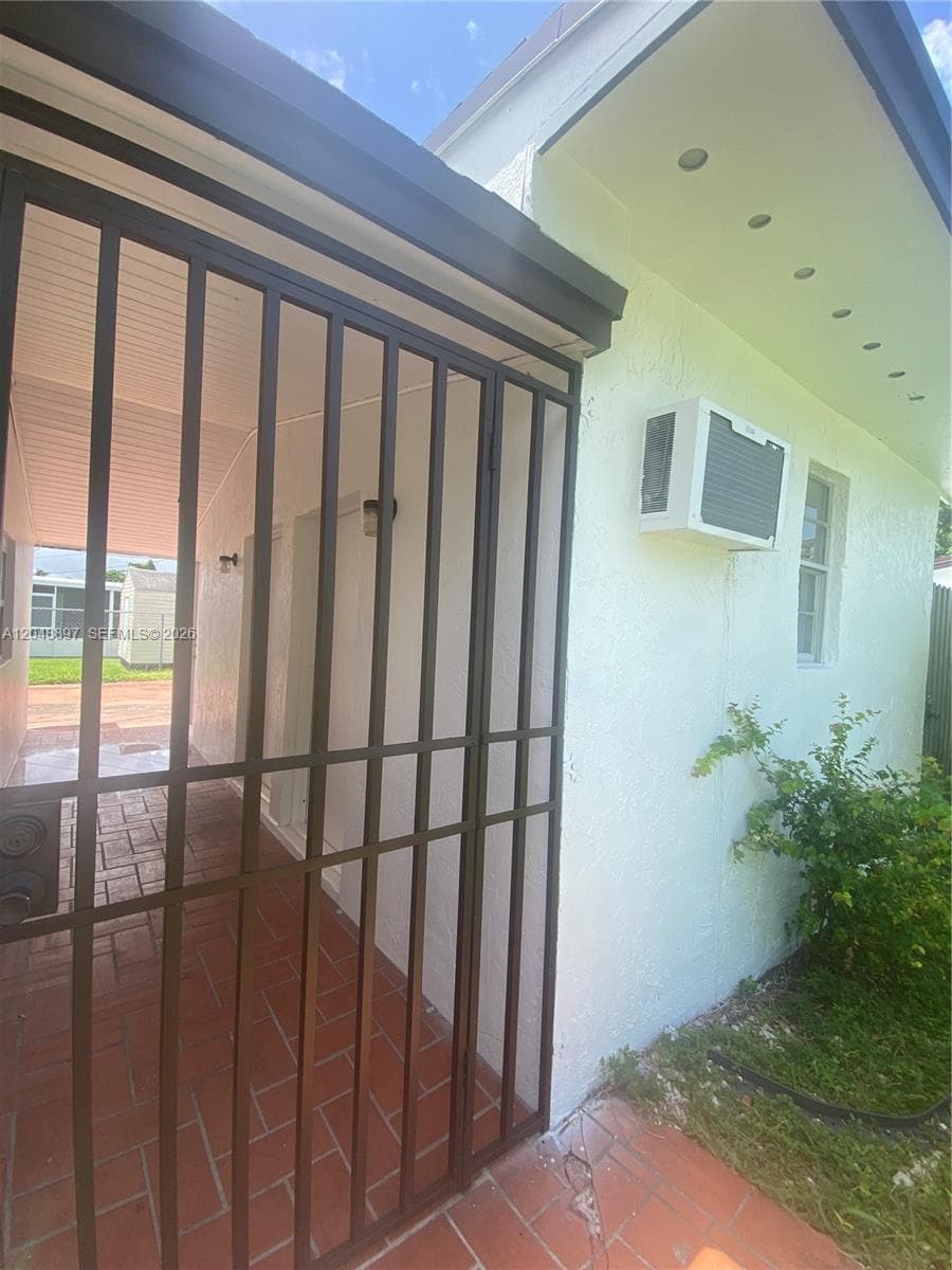 15130 Tyler St, Miami FL 33176