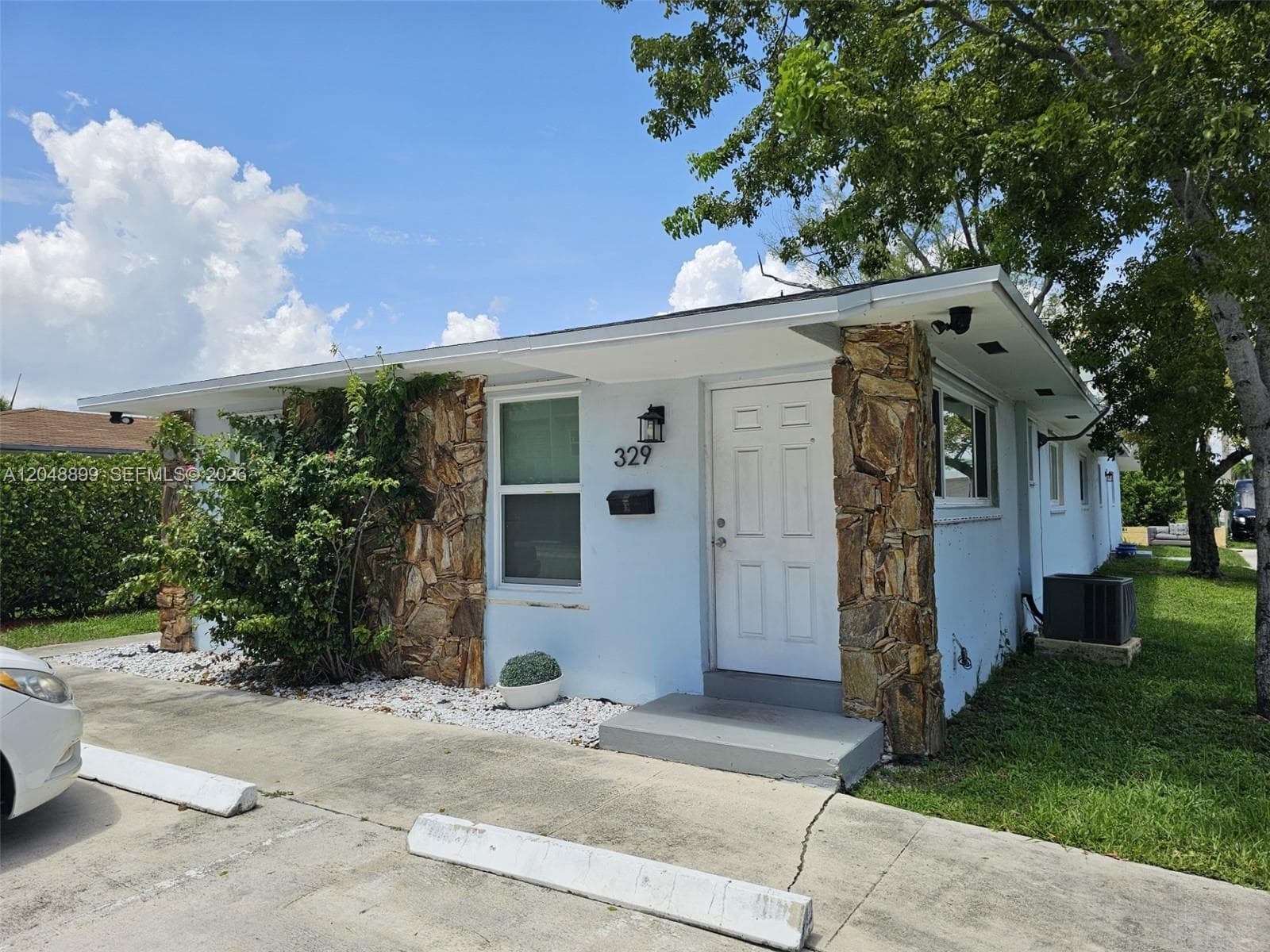 329 SE 2nd St, Hallandale Beach FL 33009 photo 3