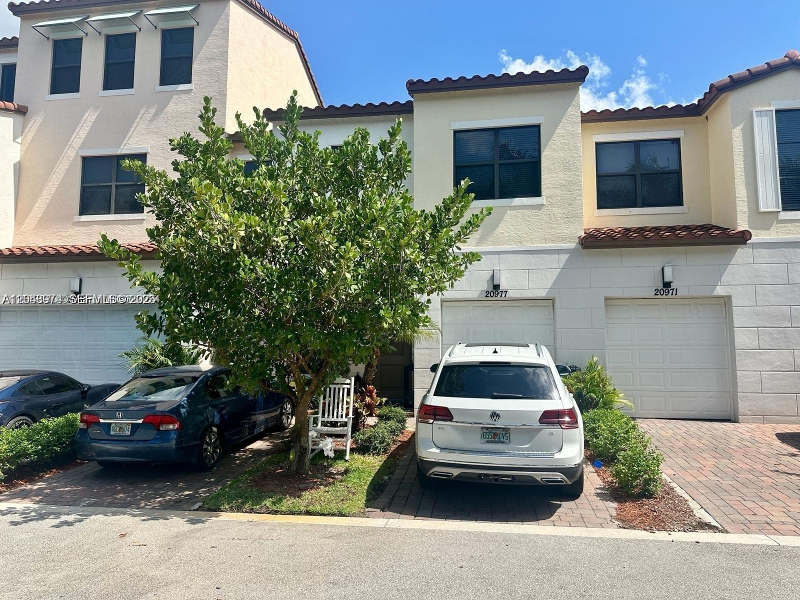20977 NW 1st St, Pembroke Pines FL 33029 photo 2