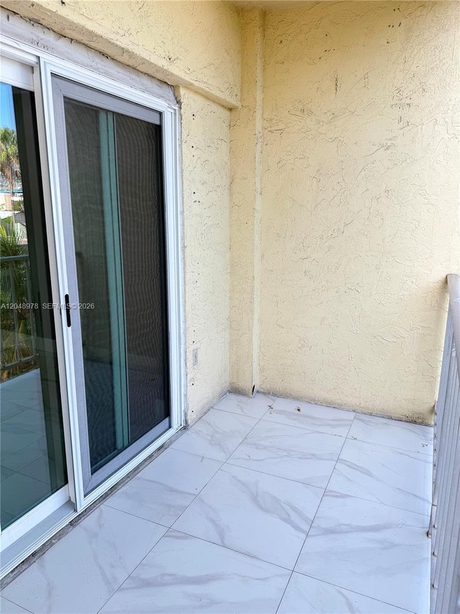 453 SW 2nd St # 306C, Miami FL 33130 photo 4