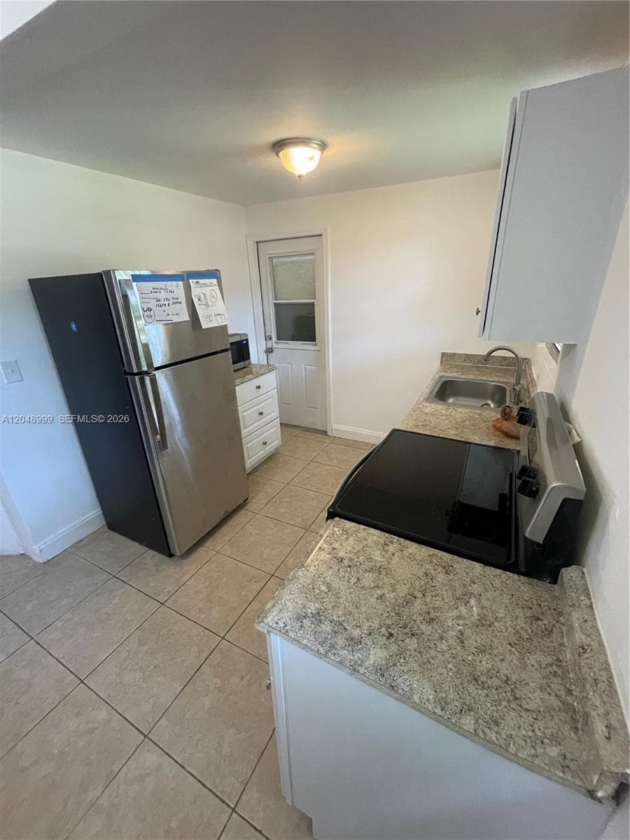 453 SW 19th Rd # Rear, Miami FL 33129 photo 2