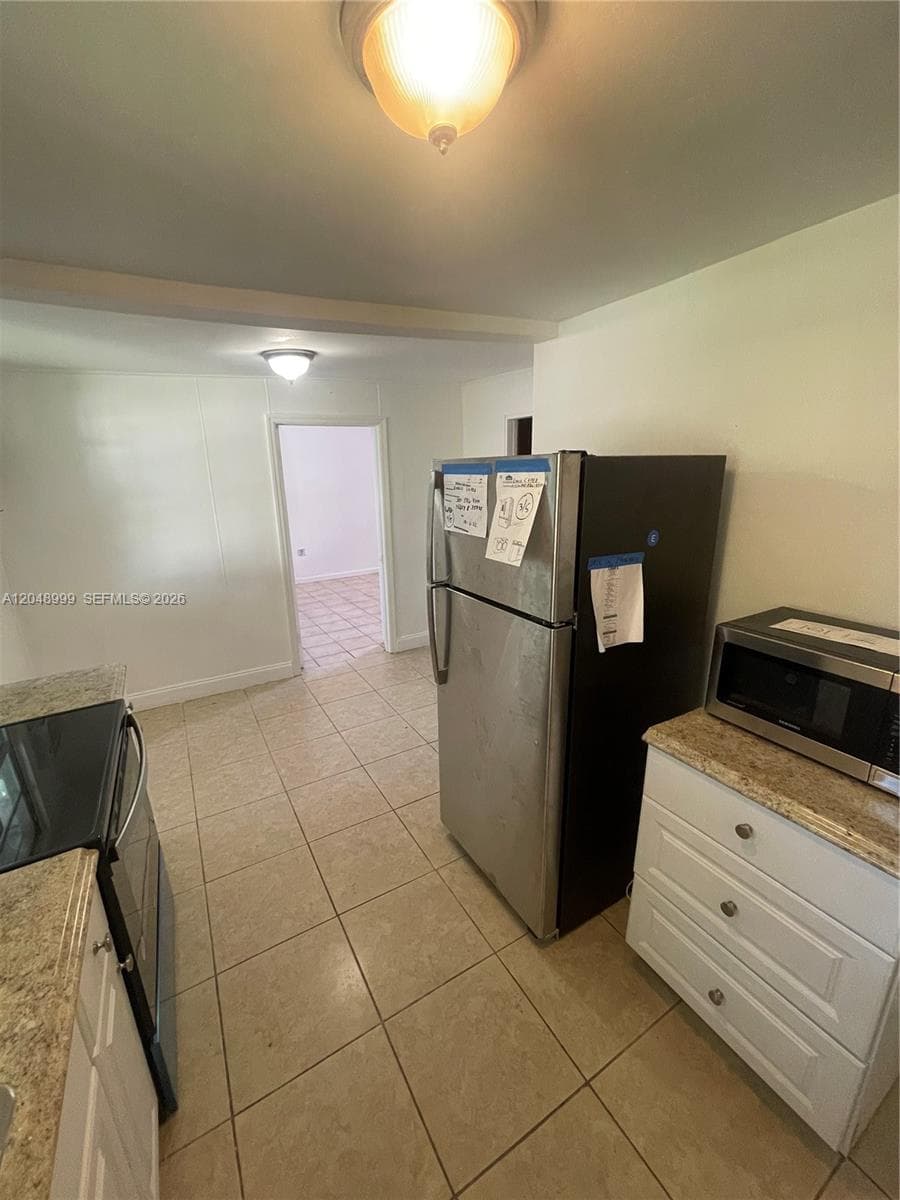 453 SW 19th Rd # Rear, Miami FL 33129 photo 3