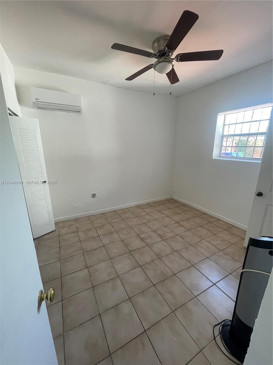 453 SW 19th Rd # Rear, Miami FL 33129 photo 4