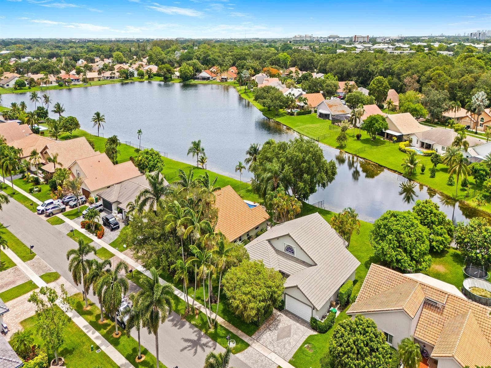 1750 W Oak Knoll Circle, Davie FL 33324 photo 2