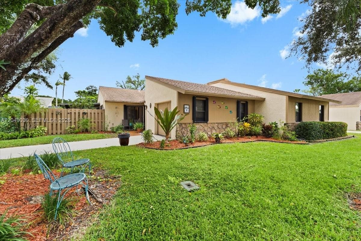 901 NW 26th Ave, Delray Beach FL 33445 photo 2