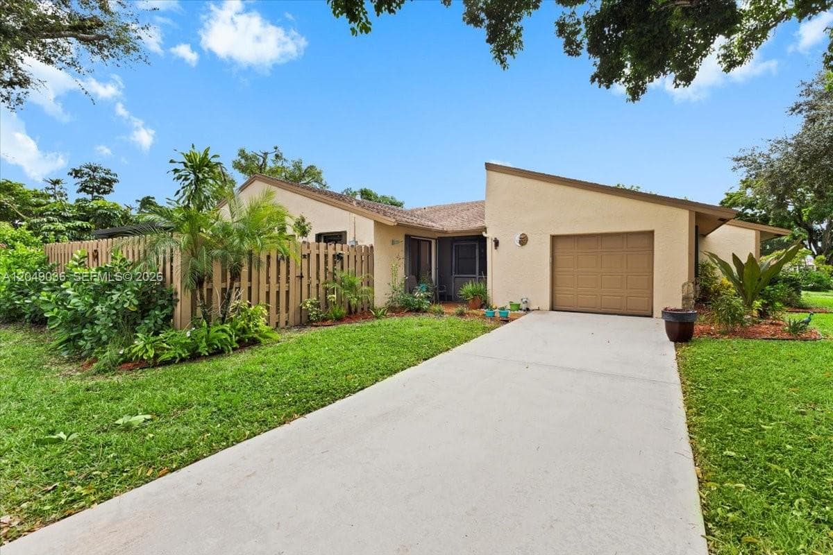 901 NW 26th Ave, Delray Beach FL 33445