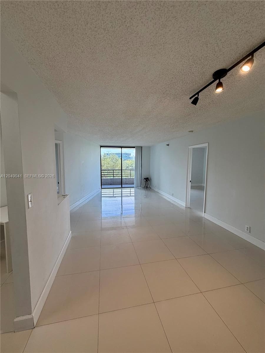 3300 NE 191st St # 404, Aventura FL 33180 photo 2