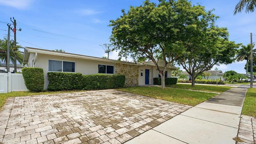 21020 Highland Lakes Boulevard, Miami FL 33179