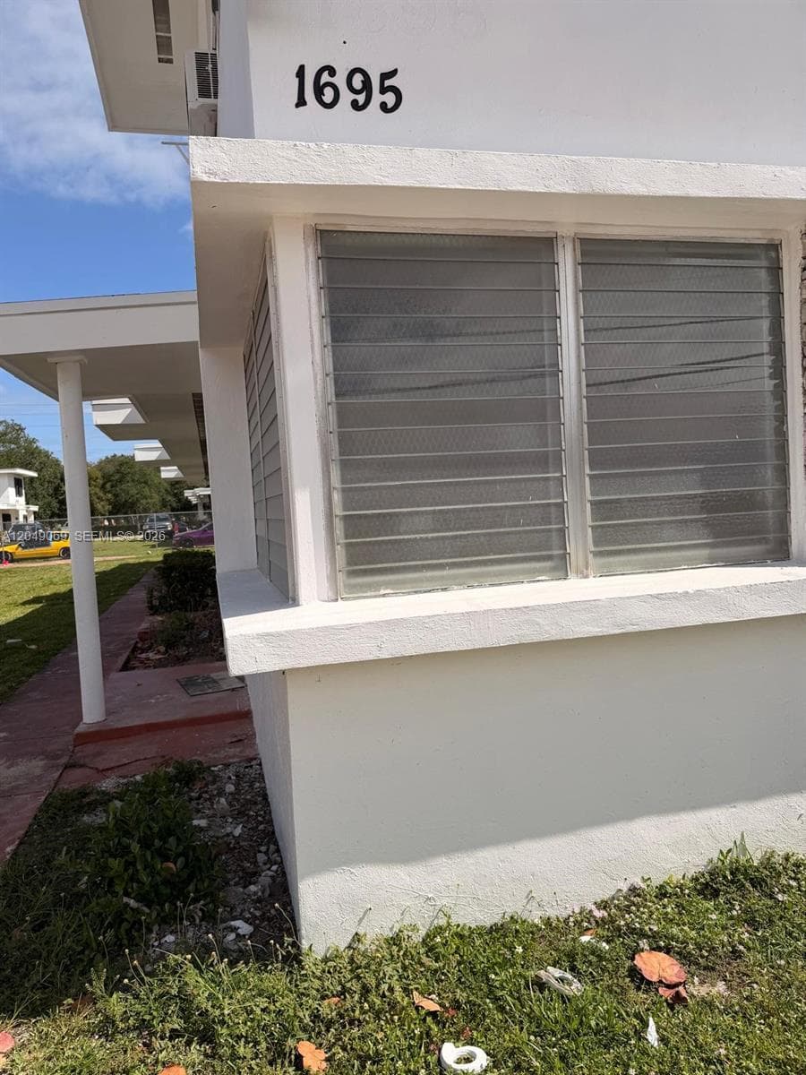 1695 NE 150th St # 4, Miami, FL 33181 photo 2