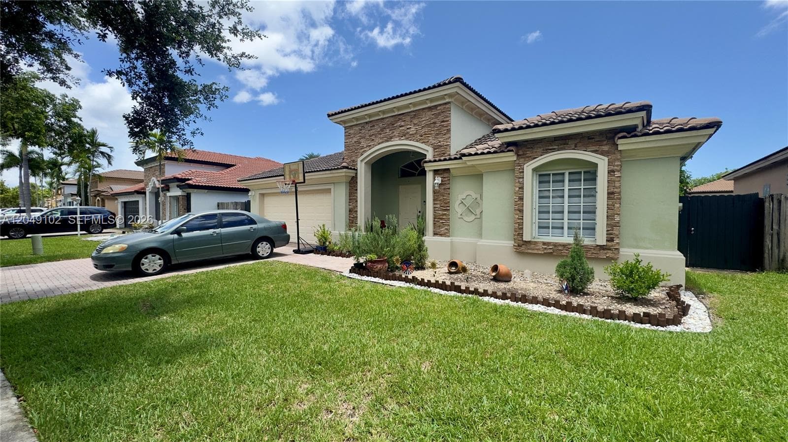 937 NE 35th Ave, Homestead FL 33033 photo 3