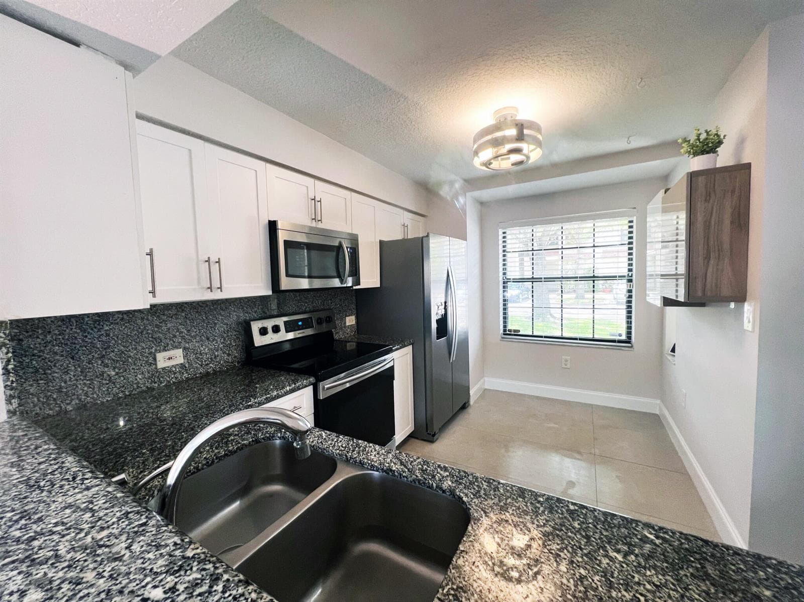 235 City View Drive, Fort Lauderdale FL 33311 photo 3