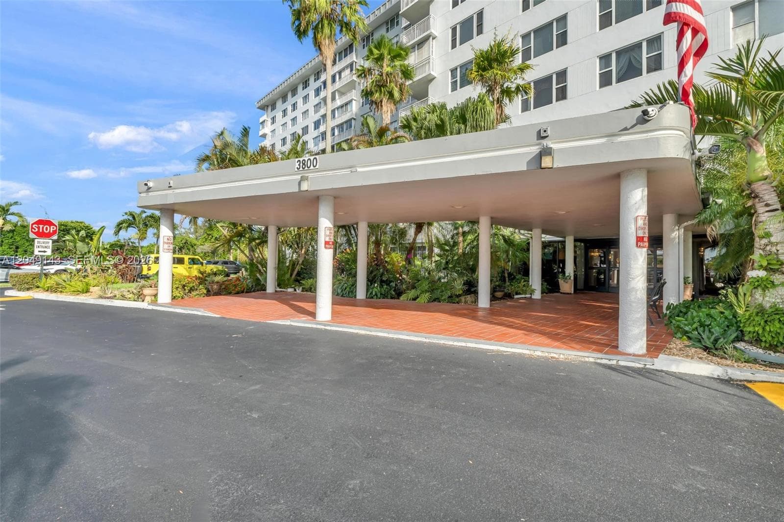 3800 Hillcrest Dr # 422, Hollywood FL 33021