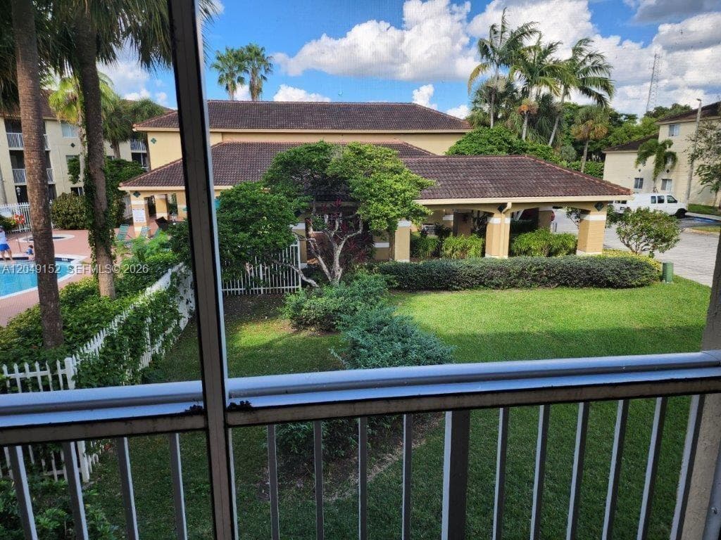 460 S PARK # 209, Hollywood FL 33021