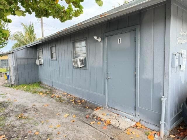 714 S H Street, FL 33460 photo 3