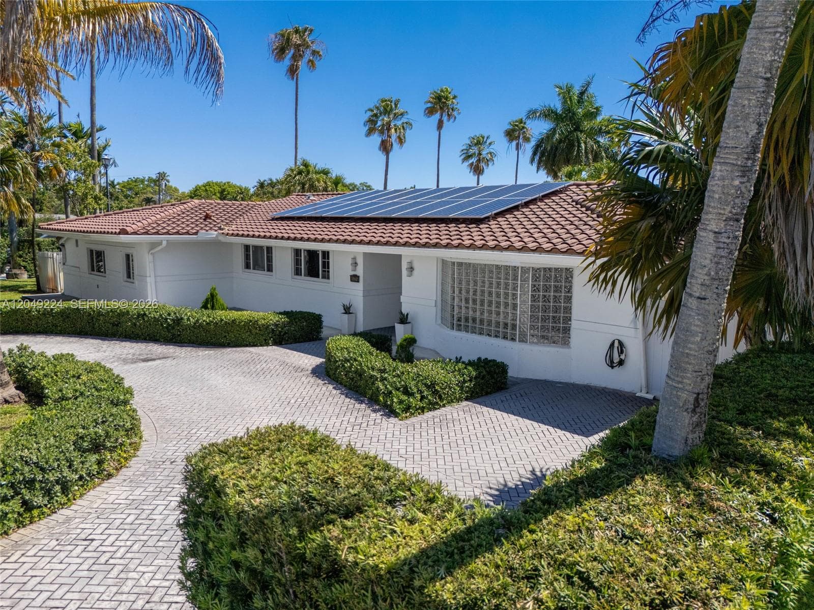20235 Highland Lakes Blvd, Miami FL 33179 photo 2