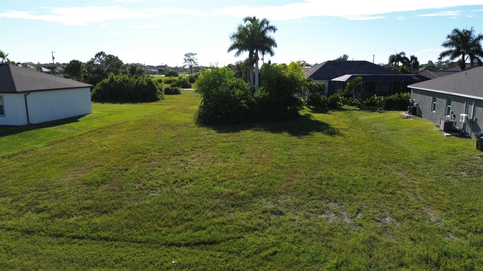 2012 NW 24th Place, Cape Coral FL 33993 photo 2