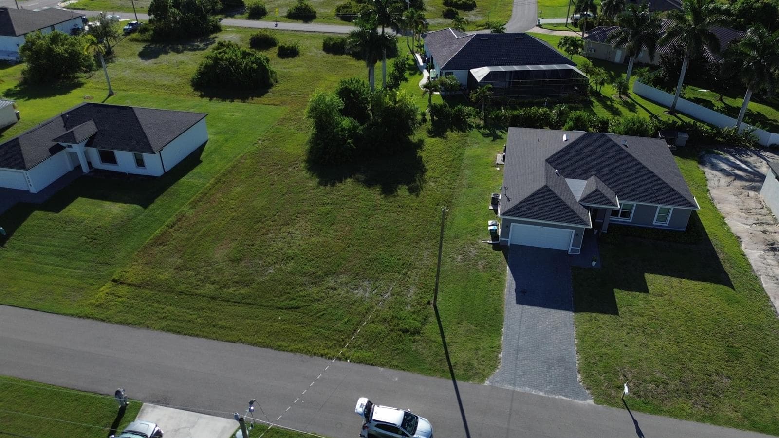 2012 NW 24th Place, Cape Coral FL 33993 photo 4