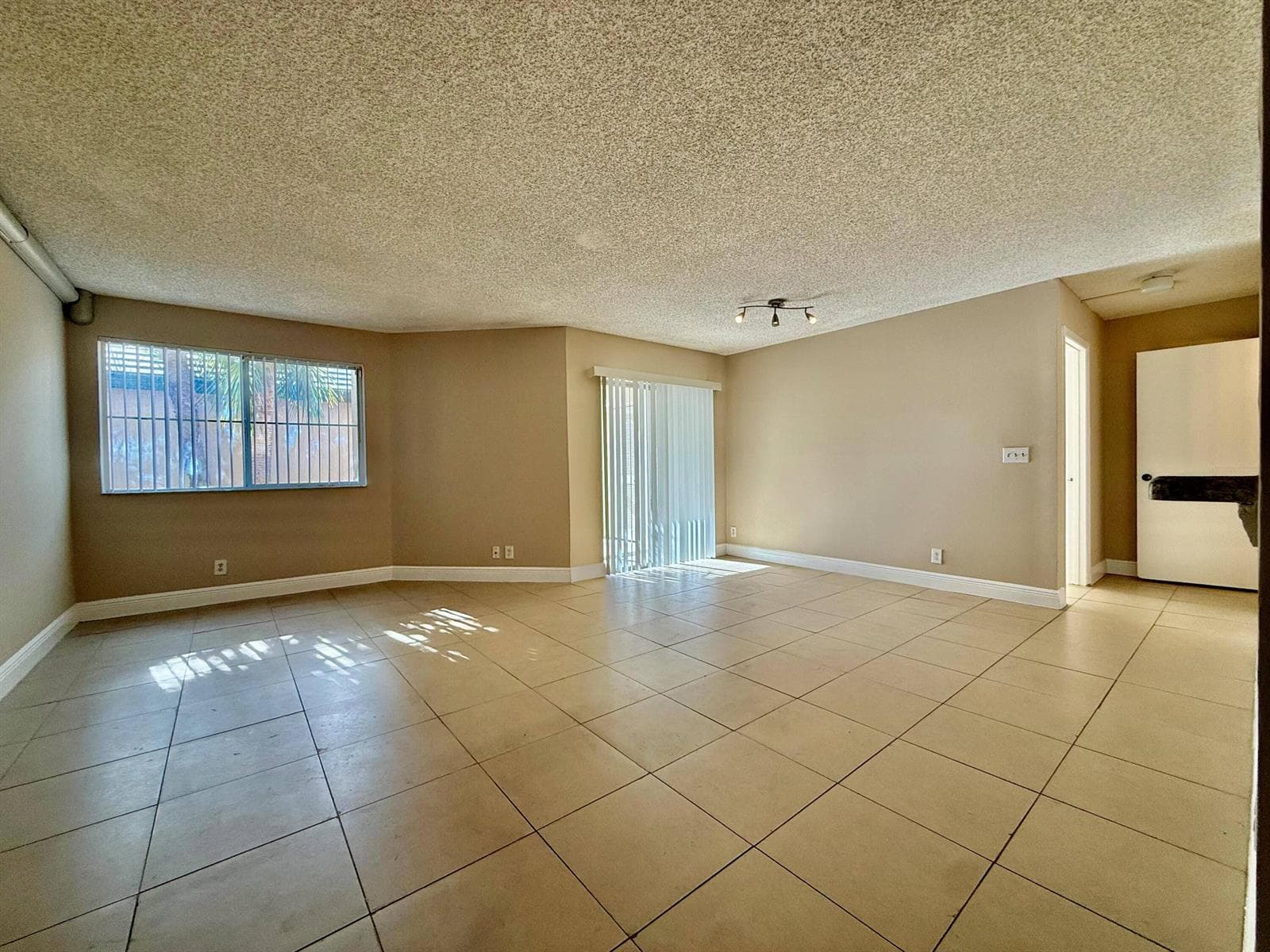 9901 Westview Drive # 324, Coral Springs FL 33076 photo 2