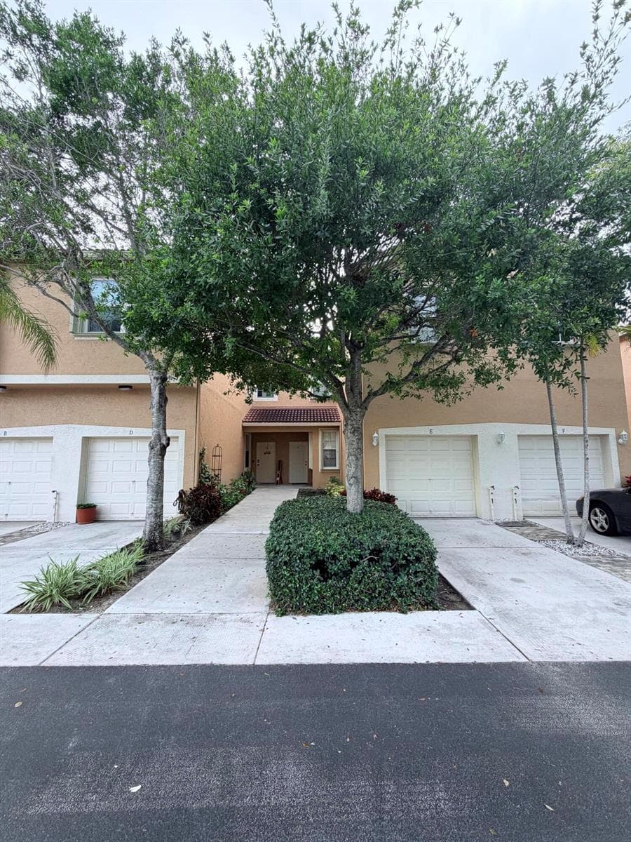 154 Village Boulevard, Tequesta FL 33469