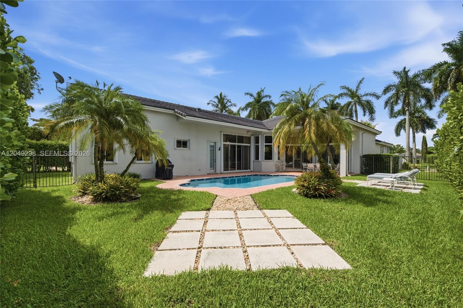 2542 Eagle Run Dr, Weston FL 33327 photo 3
