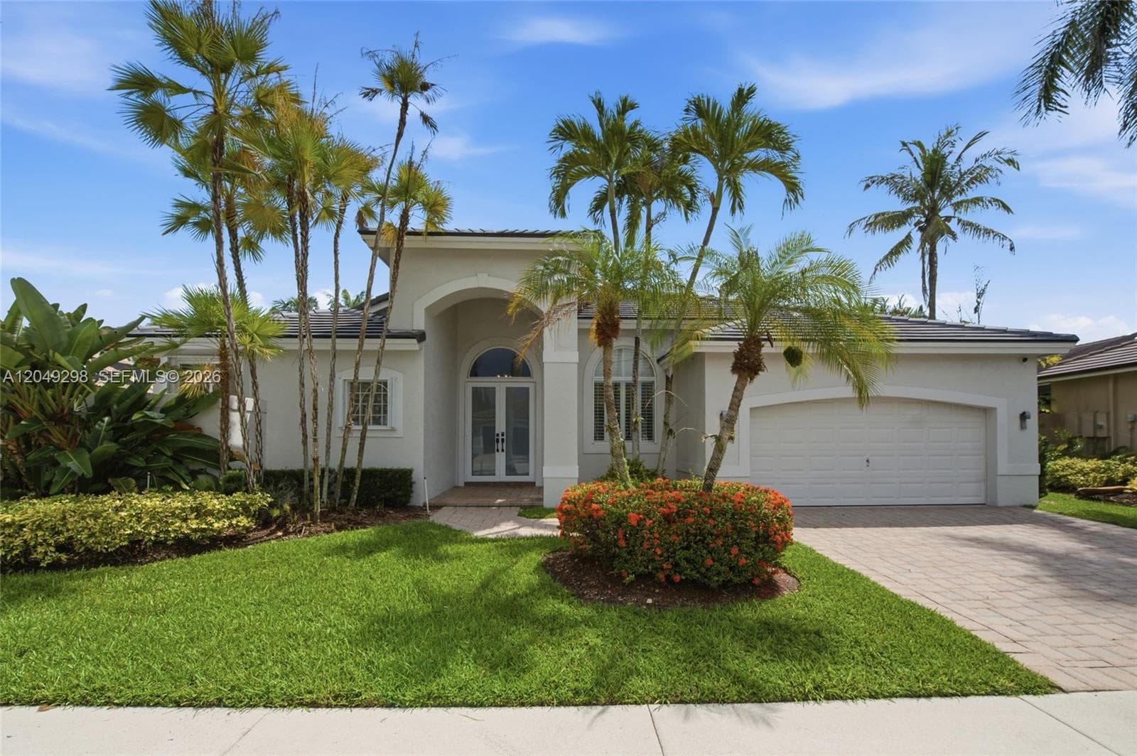 2542 Eagle Run Dr, Weston FL 33327