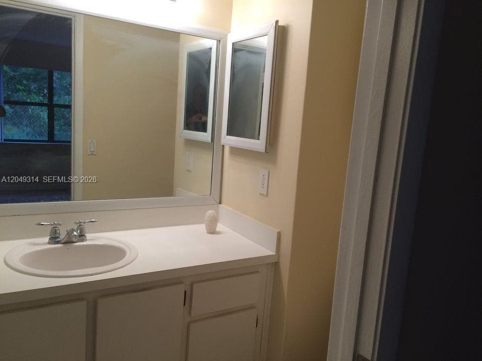 861 NE 207th Ln # 104-14, Miami, FL 33179 photo 5