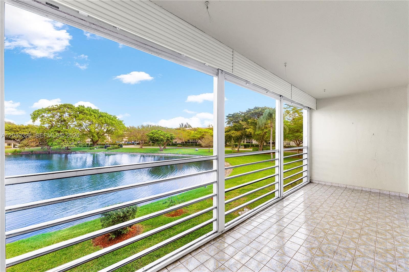 4301 Martinique Cir # H2, Coconut Creek FL 33066 photo 3