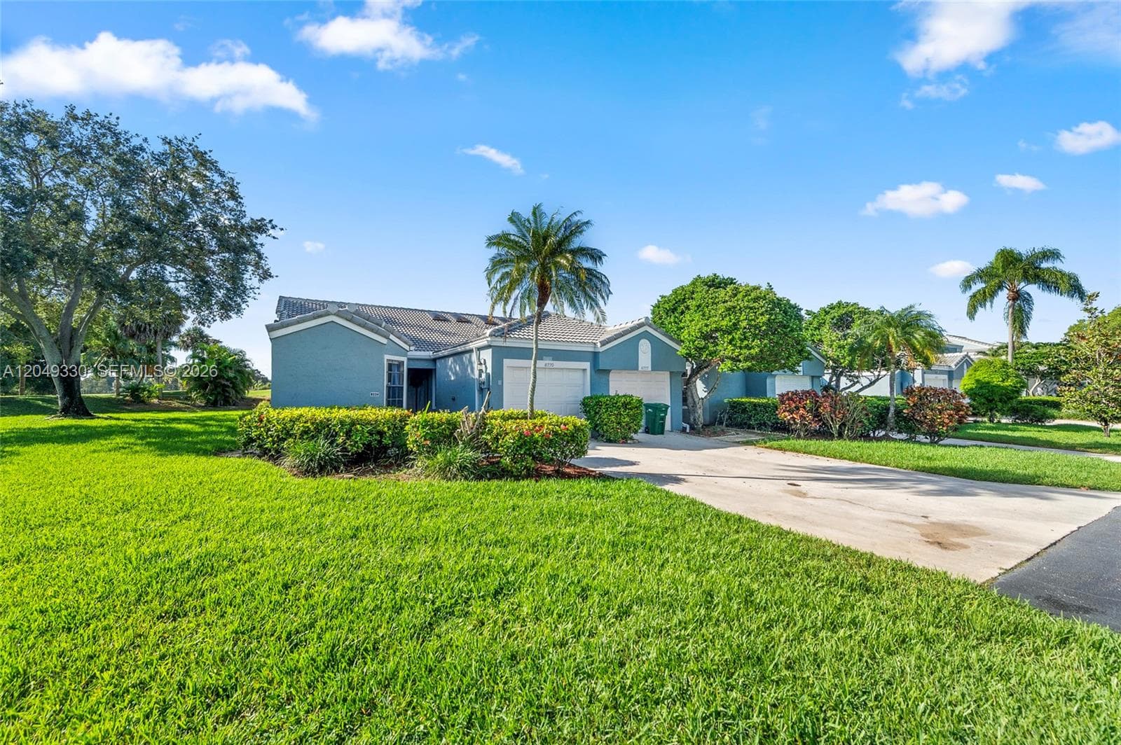8220 Waterford Ln, Tamarac FL 33321 photo 3