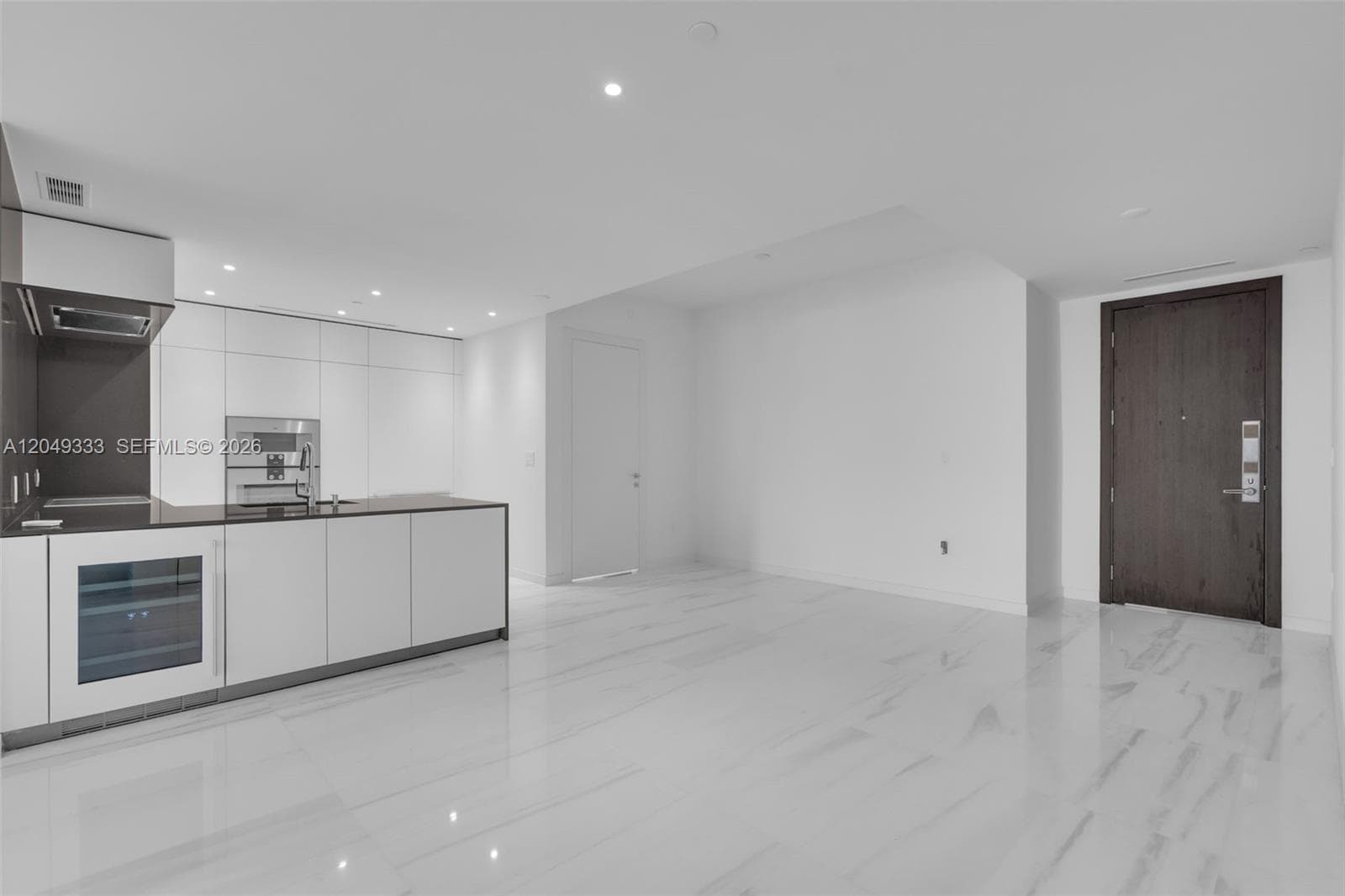 300 Biscayne Boulevard Way # 3009W, Miami FL 33131 photo 2