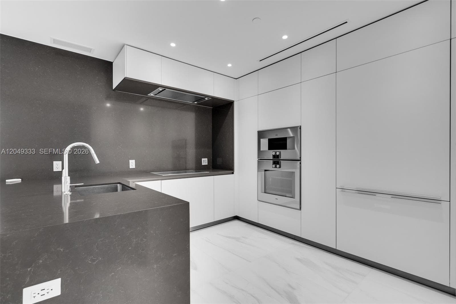 300 Biscayne Boulevard Way # 3009W, Miami FL 33131 photo 5