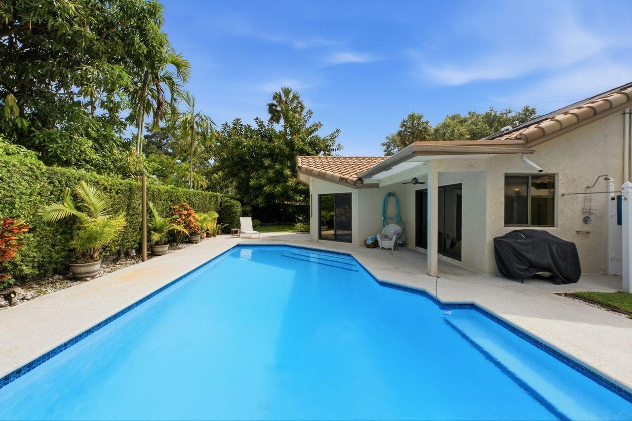 2719 Oak Tree Lane, Oakland Park FL 33309 photo 2