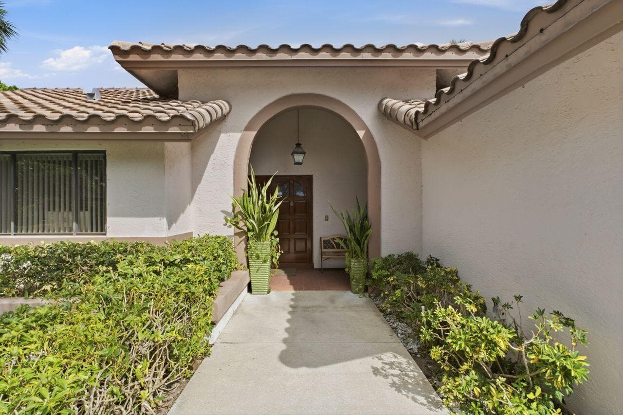 2719 Oak Tree Lane, Oakland Park FL 33309 photo 3