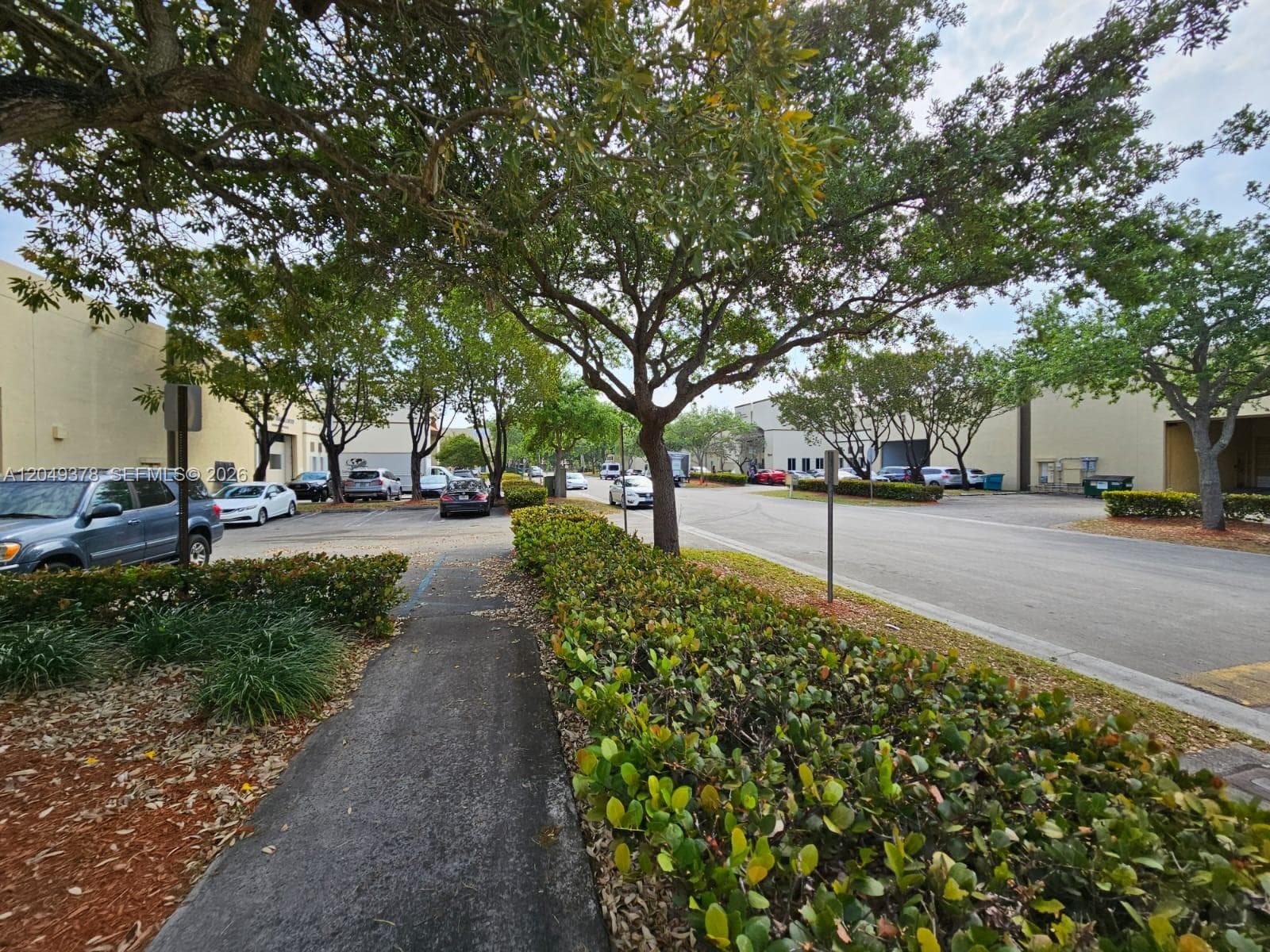 10475 NW 37th Terrace, Doral FL 33178 photo 2