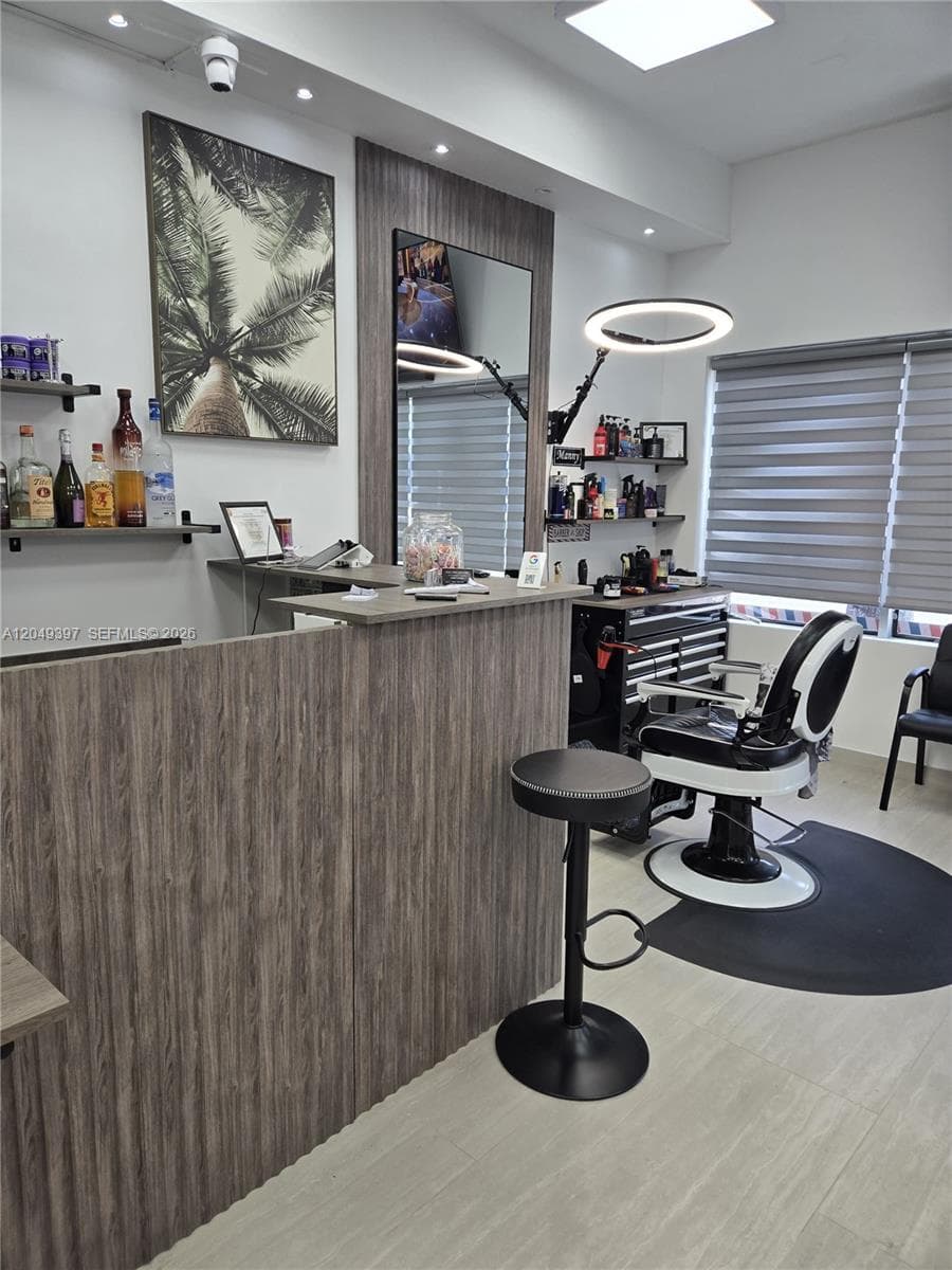 218 N Federal Highway, Hallandale Beach FL 33009 photo 3