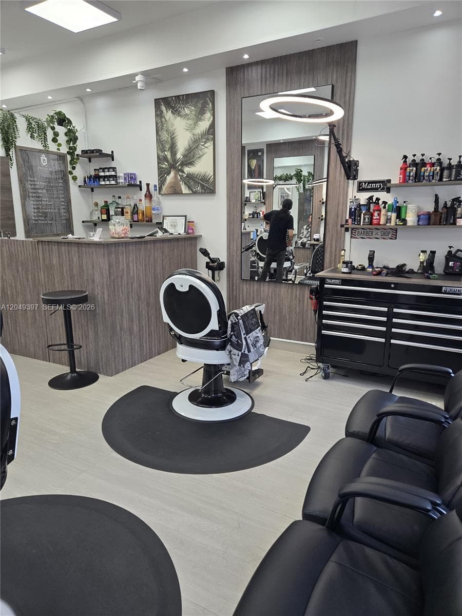 218 N Federal Highway, Hallandale Beach FL 33009 photo 4