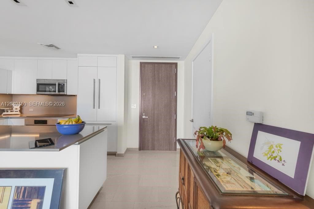 68 SE 6th St # 1710, Miami FL 33131 photo 4