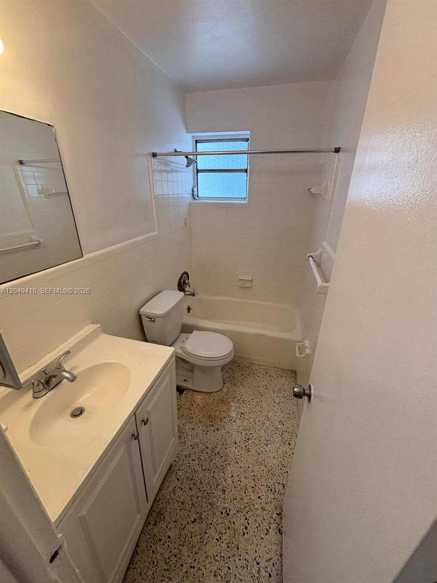 1047 SW 7th St # 12, Miami FL 33130 photo 5