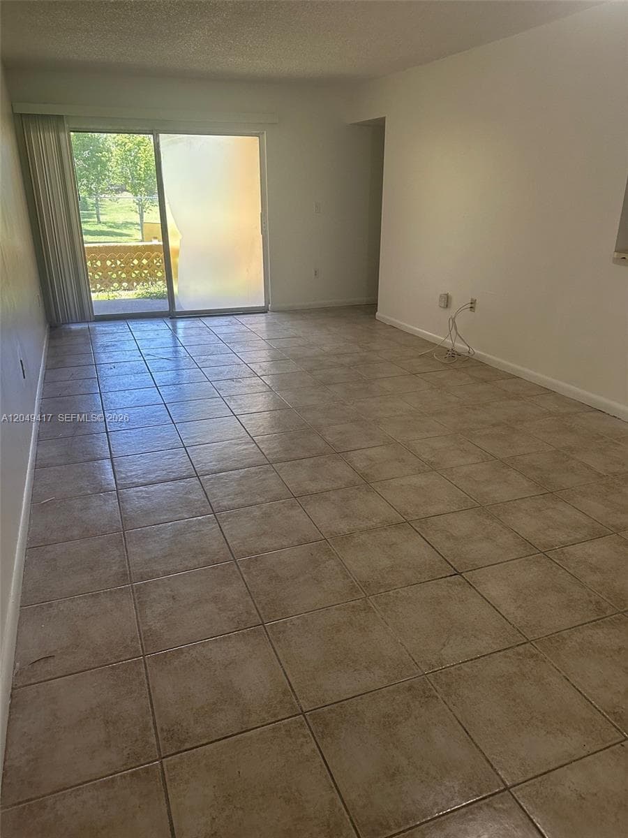 9741 Fontainebleau Blvd # H109, Miami, FL 33172 photo 5