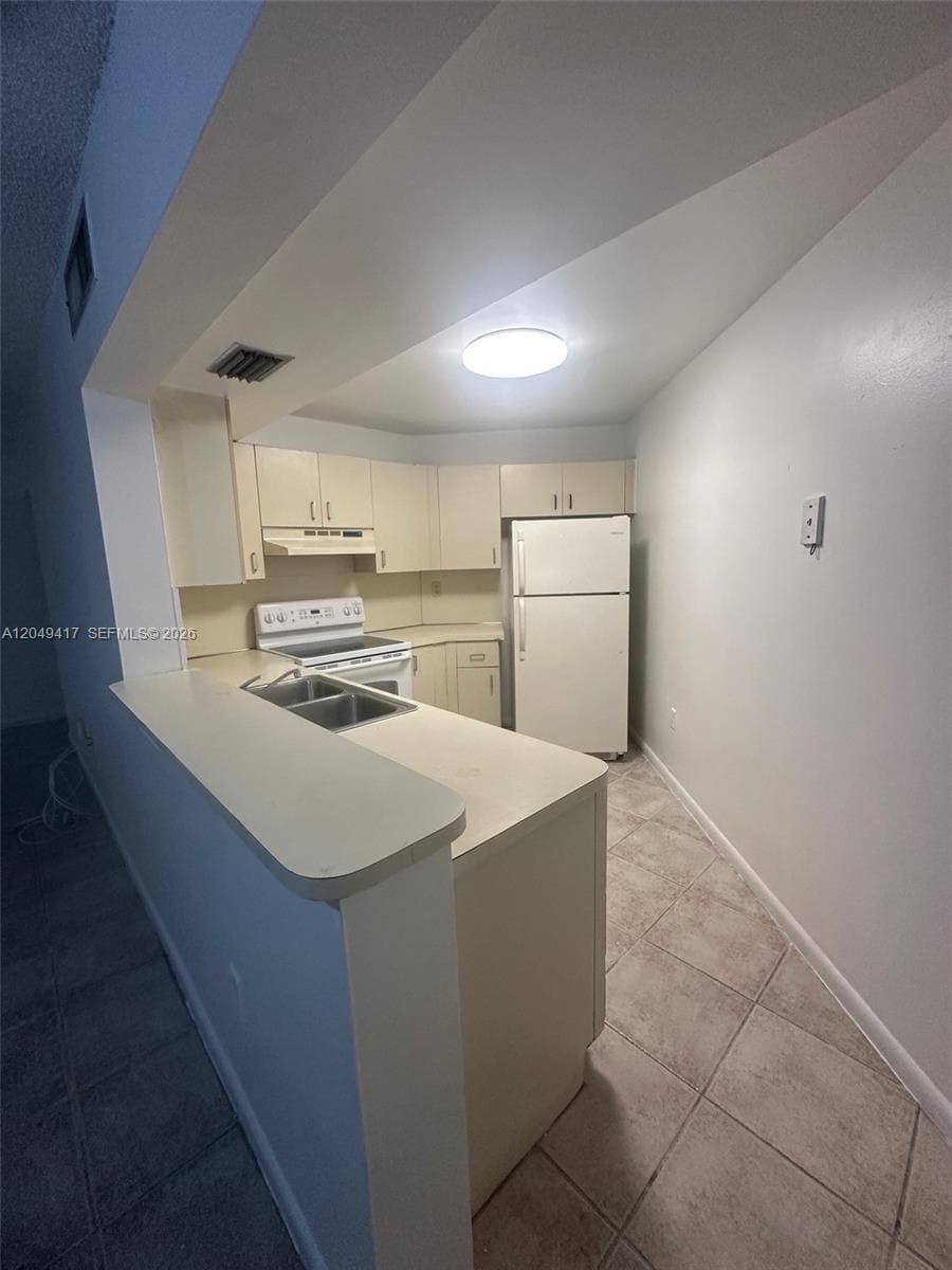 9741 Fontainebleau Blvd # H109, Miami, FL 33172 photo 4