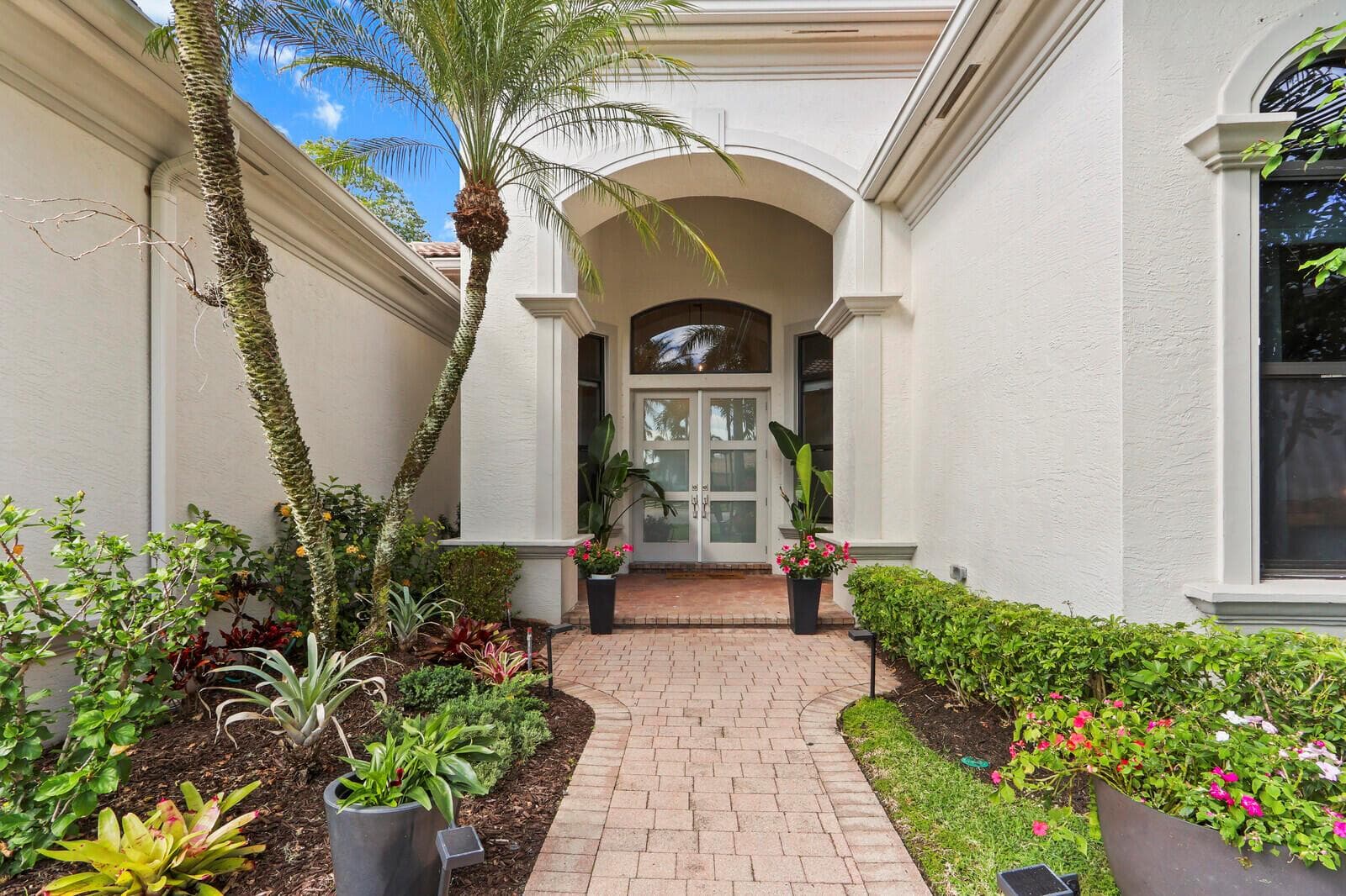 408 Vía Placita, Palm Beach Gardens FL 33418 photo 2