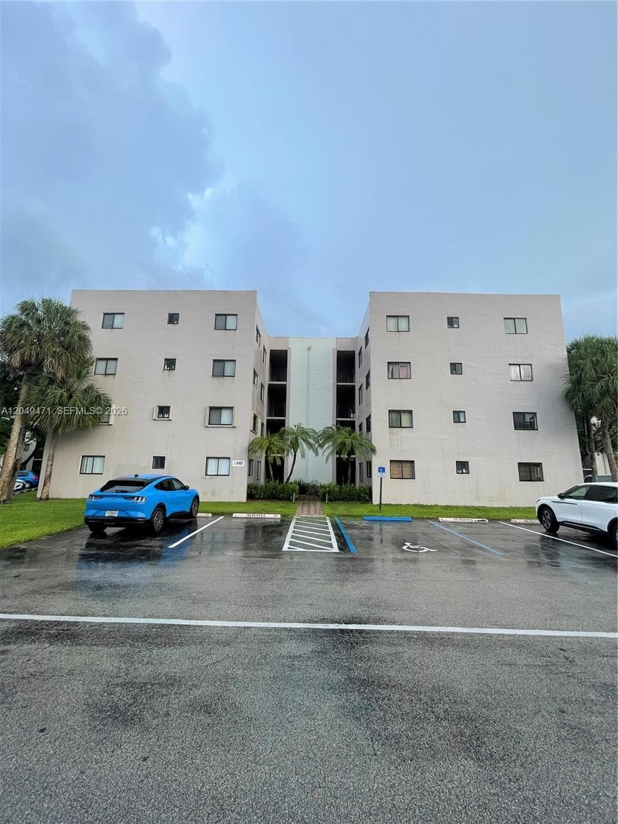 8400 SW 133rd Ave Rd # 424, Miami FL 33183 photo 2
