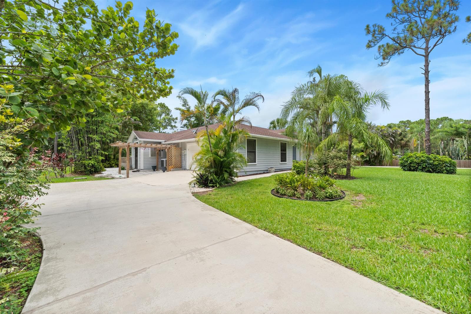 15833 118th Trail N, Jupiter FL 33478 photo 2