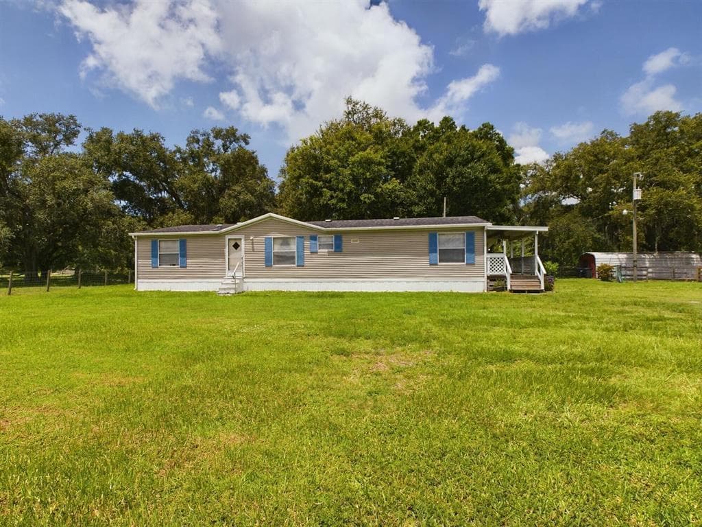 945 NE 28th Avenue, Okeechobee FL 34972