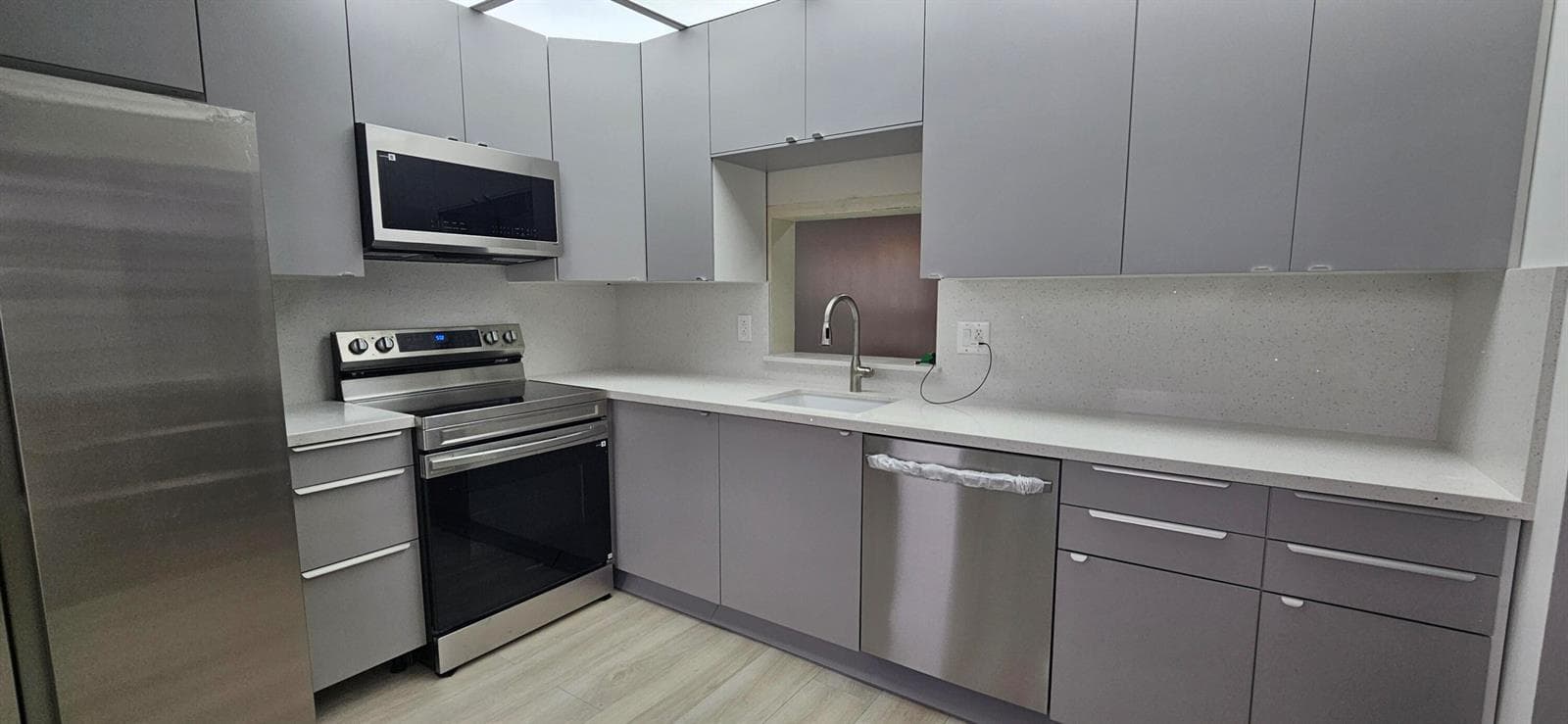 421 NE 14th Avenue # 302, Hallandale Beach FL 33009 photo 2