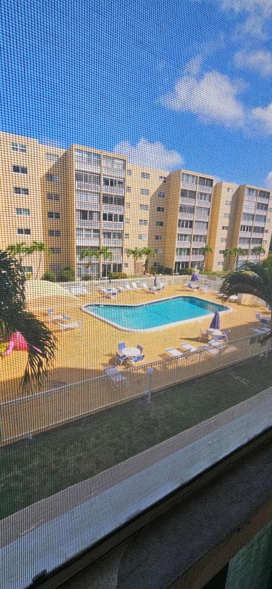 421 NE 14th Avenue # 302, Hallandale Beach FL 33009